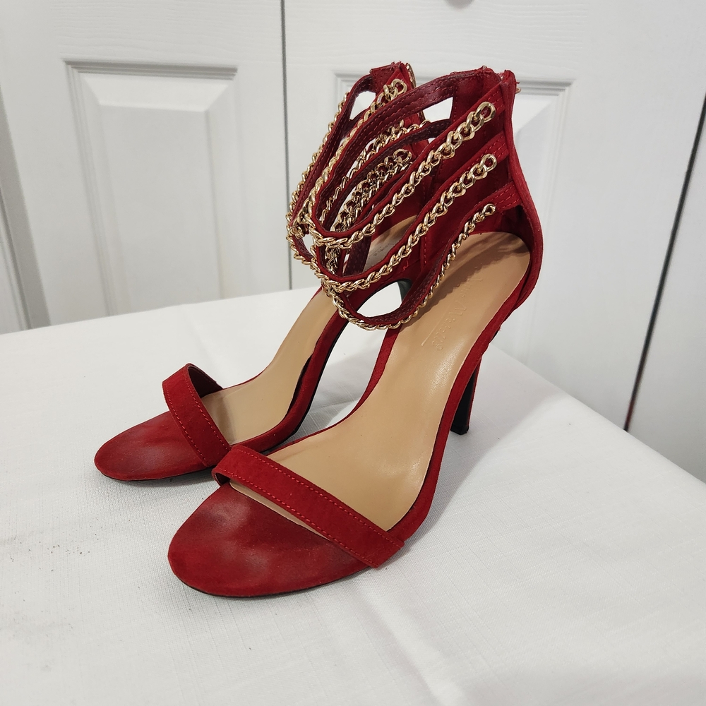 Anne Michelle Scarlet Heels with Gold Chain Detail